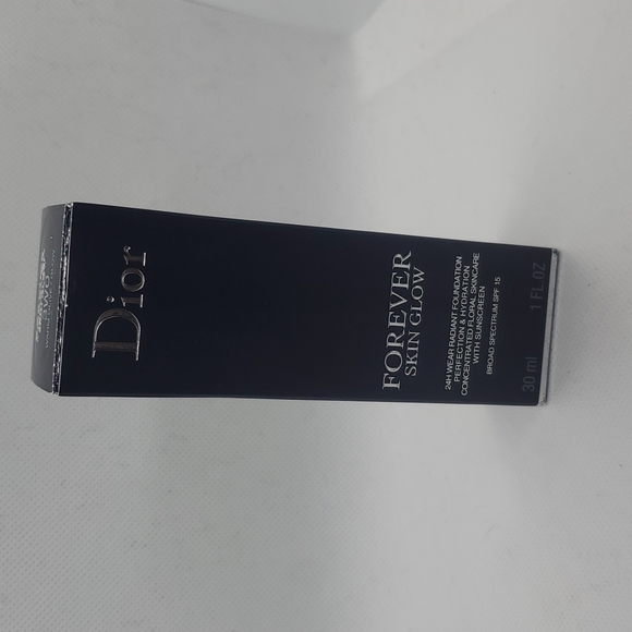 Dior Other - Dior Forever Skin Glow Foundation 3W0 Warm Olive